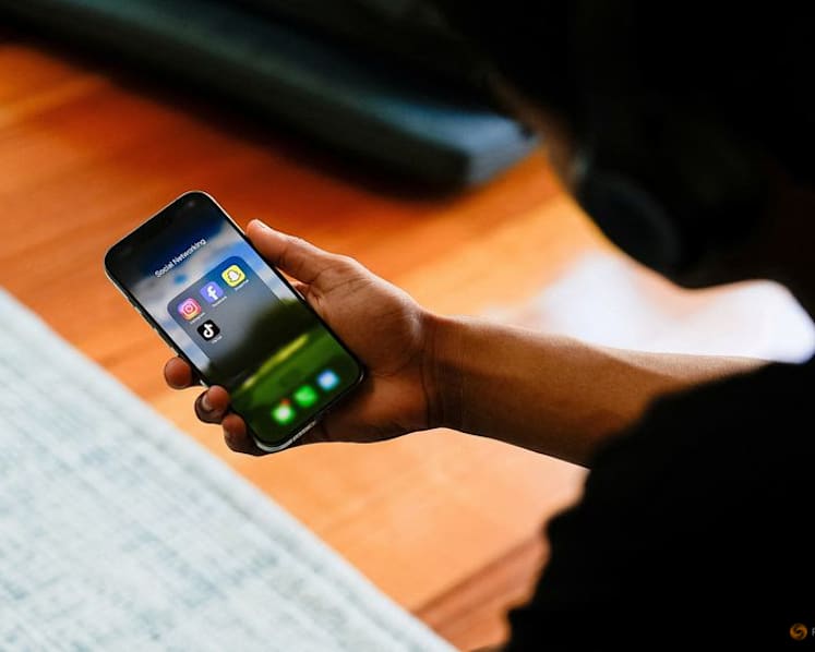 European lawmakers seek EU-wide minimum age to access AI chatbots, social media