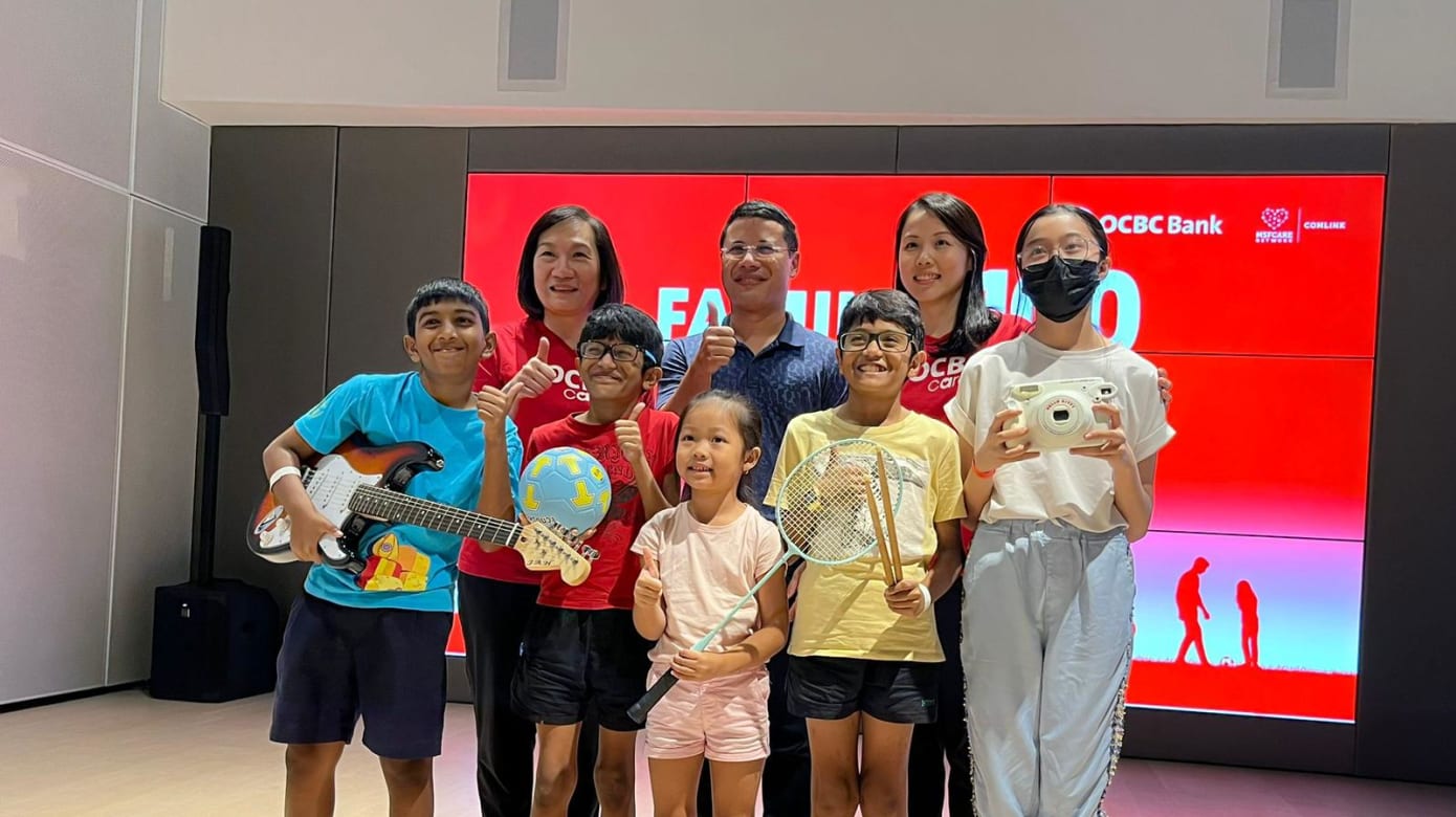 华侨银行同社会及家庭发展部合作为租赁组屋弱势家庭提供援助- 8world