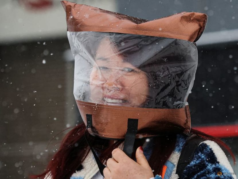 Cold wave grips northern China, south bracing for big chill