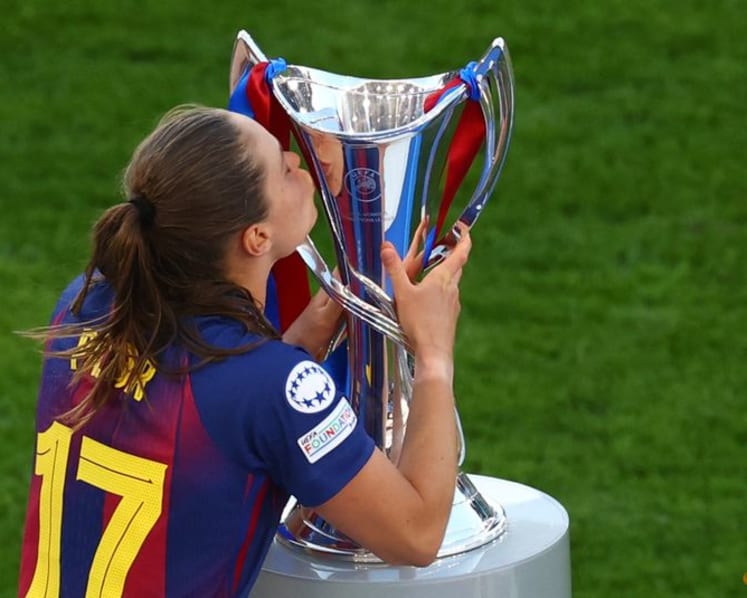 Pajor finally gets her winner's medal as Barca claim women's Champions League