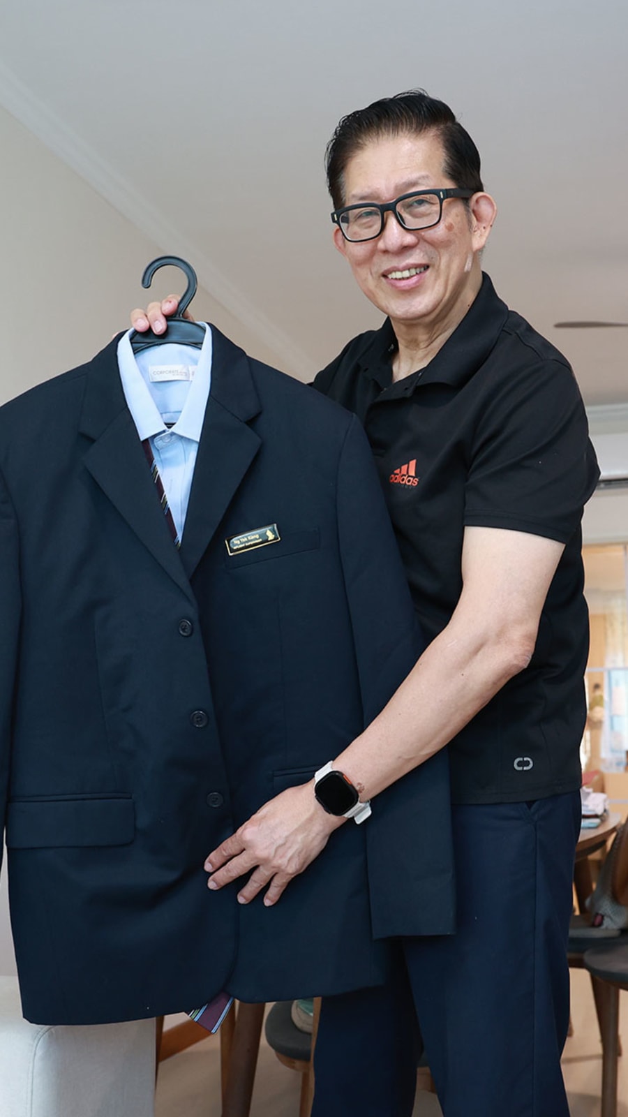 After 46 years, Singapore Airlines steward bids farewell to life at 41,000 ft