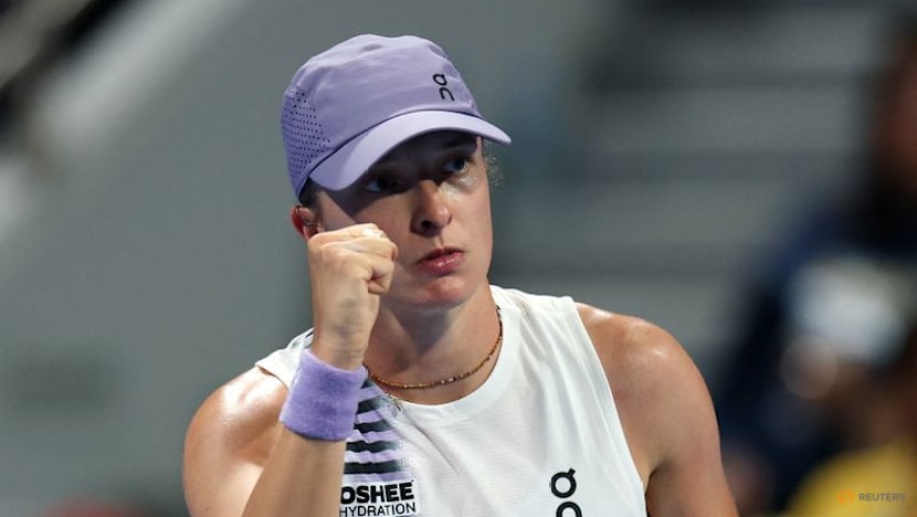 Swiatek hires Roig after split with coach Fissette