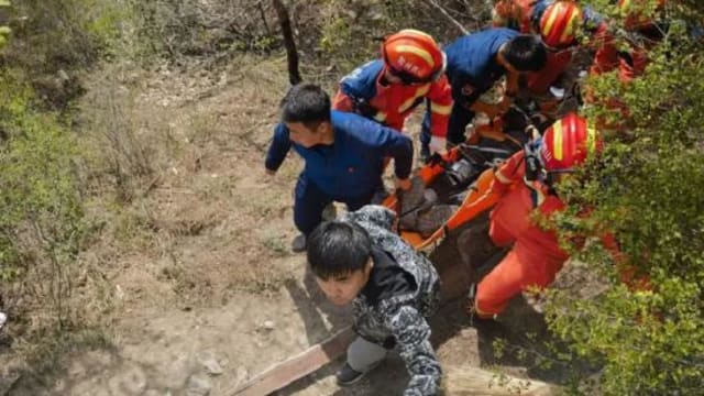 山西恒山景区落石造成一死五伤 游客：以为打雷