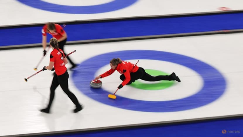 Curling-Canada beat South Korea to qualify for semi-finals, USA also through