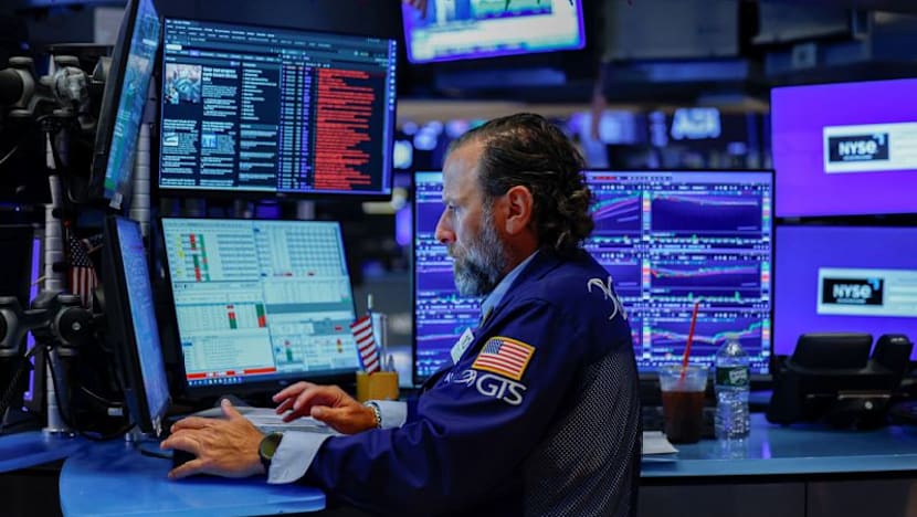 US stocks, bonds rally after soft jobs report; yen bounces back