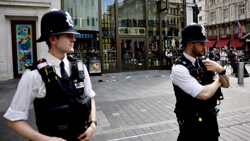 Kanak-kanak perempuan 11 tahun cedera dalam serangan tikaman di London Kanak-kanak perempuan 11 tahun cedera dalam serangan tikaman di London