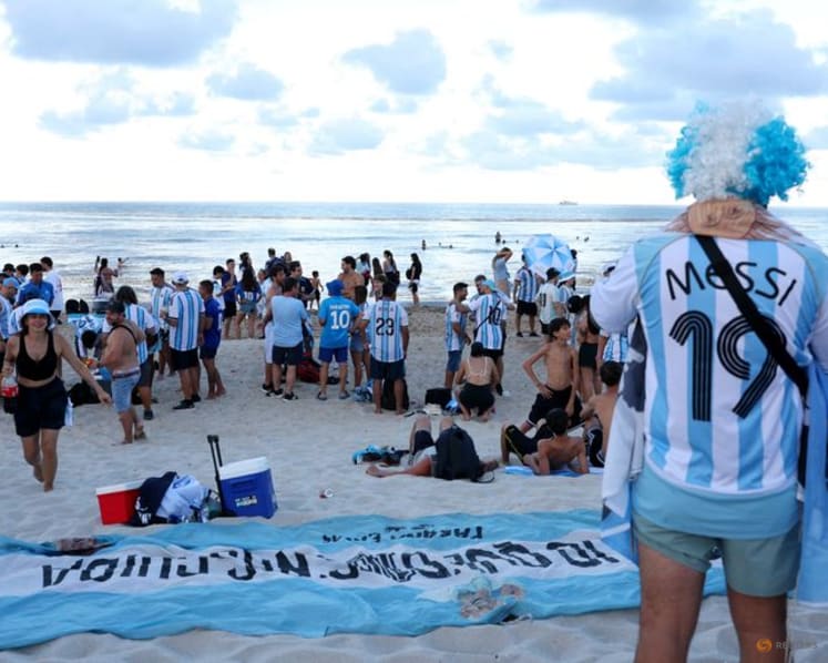 Scaloni hails '12th man' as Argentina fans hit Miami