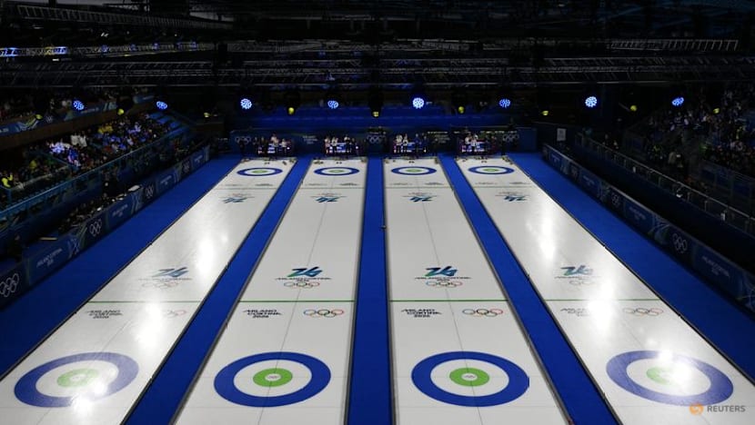 Curling-Snoop Dogg in the house: Rapper cheers US to mixed doubles win