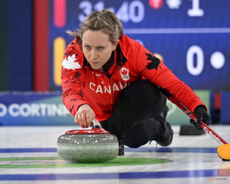 Curling-Canada beat South Korea to qualify for semi-finals, USA also through