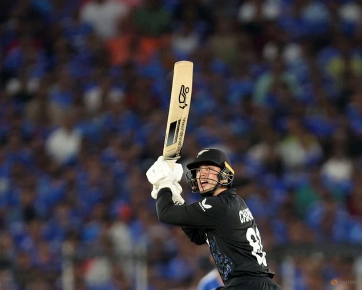 New Zealand's Chapman switches to casual contract to play in BBL