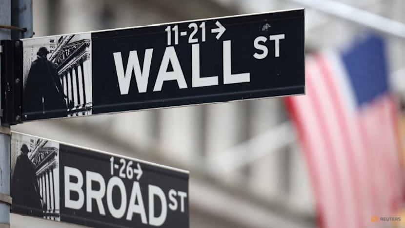 Wall Street closes down sharply after Fed holds rates unchanged