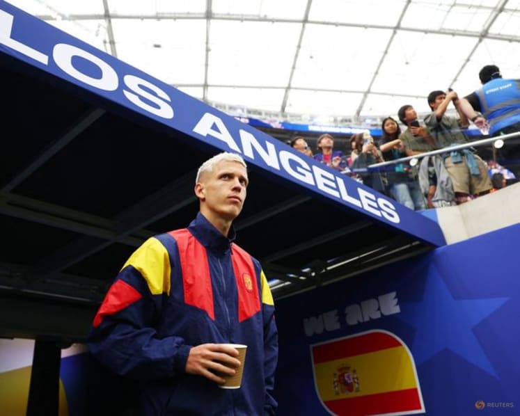 Spain bring in Porro and Olmo for Austria World Cup clash