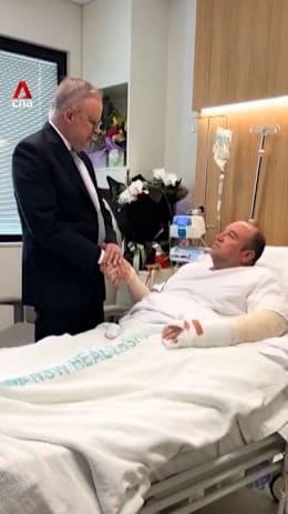 Australia PM visits Bondi hero in hospital