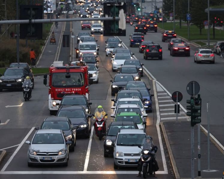 Italy's new car sales down 2.12% in 2025 as Chinese brands gain market share