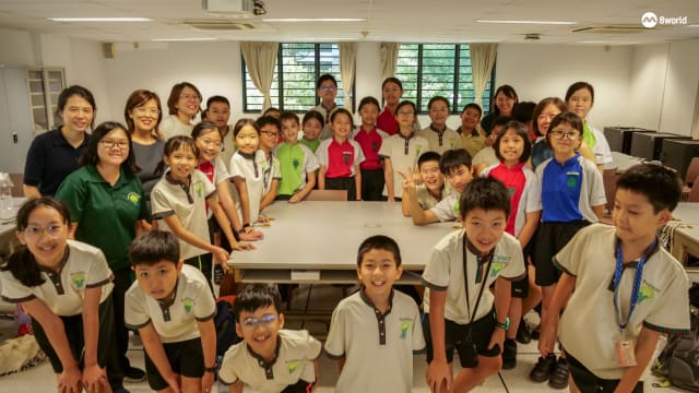 《8视界》记者应邀布兰雅坡小学 与学生分享工作花絮