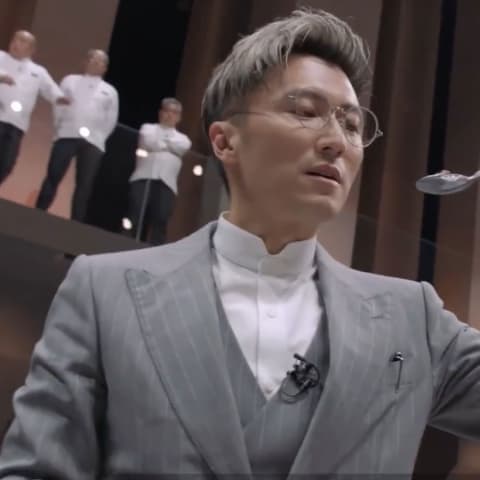 独家揭秘:《一饭封神》竟然百分百模仿Netflix《黑白大厨》?赛制与人设完全一致!