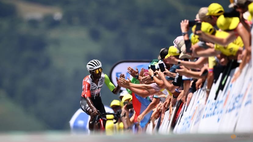 'Do we wait for a death?' – Tour team boss urges feeding zone overhaul