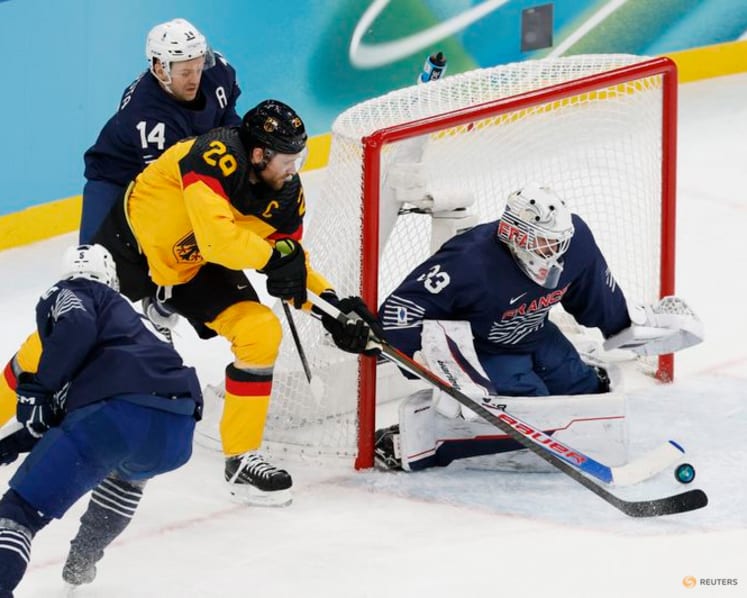 Ice hockey-Germany beat France to book Slovakia quarter-final clash