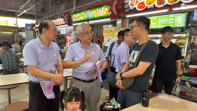 【GE2025】坐牢事件成焦点 李育儒现身宏茂桥拉票遭质问