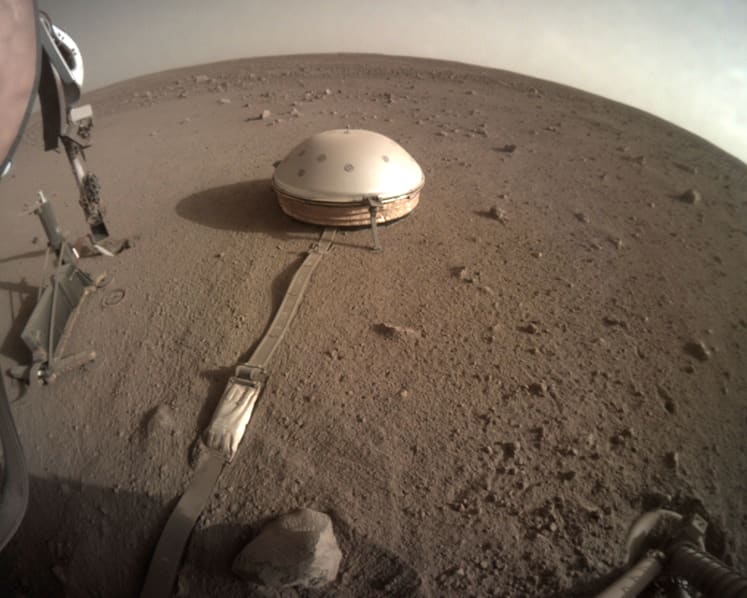 Dusty demise for NASA Mars lander in July as power dwindles