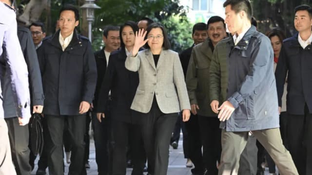 蔡英文完成投票 吁民众用手中一票决定台湾前途