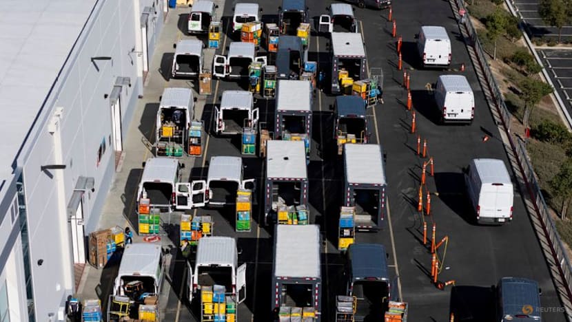 Amazon strikes deal with USPS that maintains 80% of package volume 