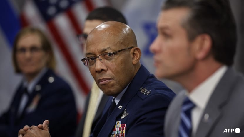 Trump fires top US general in unprecedented Pentagon shakeup Trump fires top US general in unprecedented Pentagon shakeup