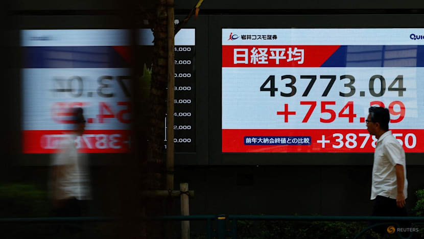 Asian shares rise as Japan politics weigh on yen Asian shares rise as Japan politics weigh on yen