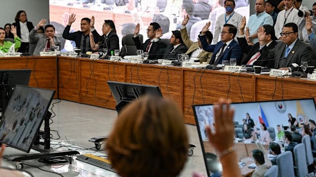 菲律宾国会委员会驳回弹劾总统小马可斯