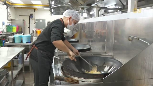 政府调整外籍员工政策 公司面对更高人力成本压力