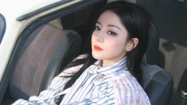 迪丽热巴亲报平安，所在地显示为邻国！