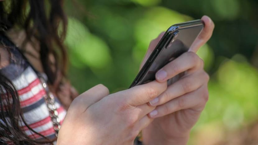 Is the use of digital tools and social media causing our brains to waste away?
