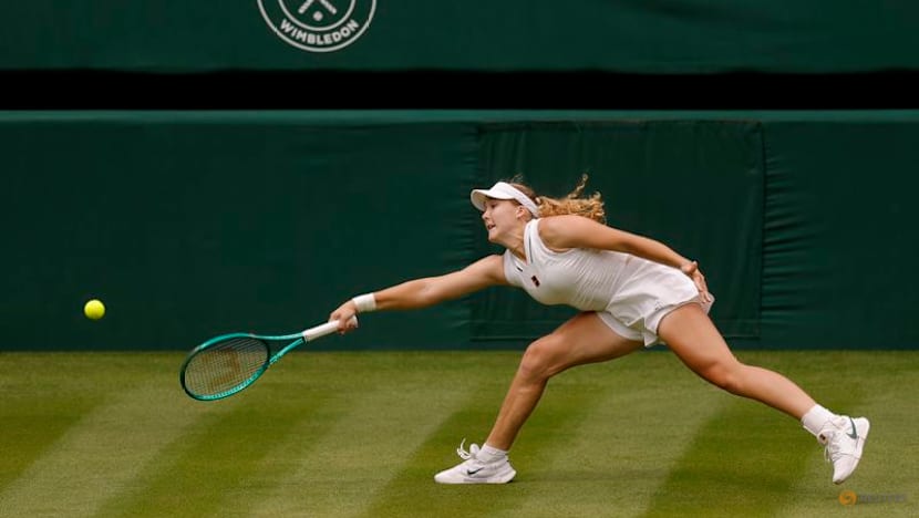 French Open champion Andreeva beats Linette in Wimbledon first round