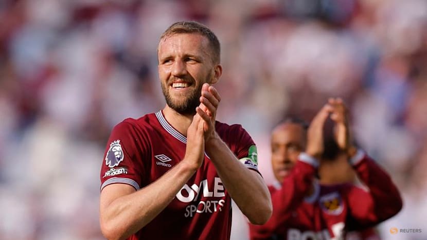 Czechs tap experience and domestic champions Slavia for final World Cup squad