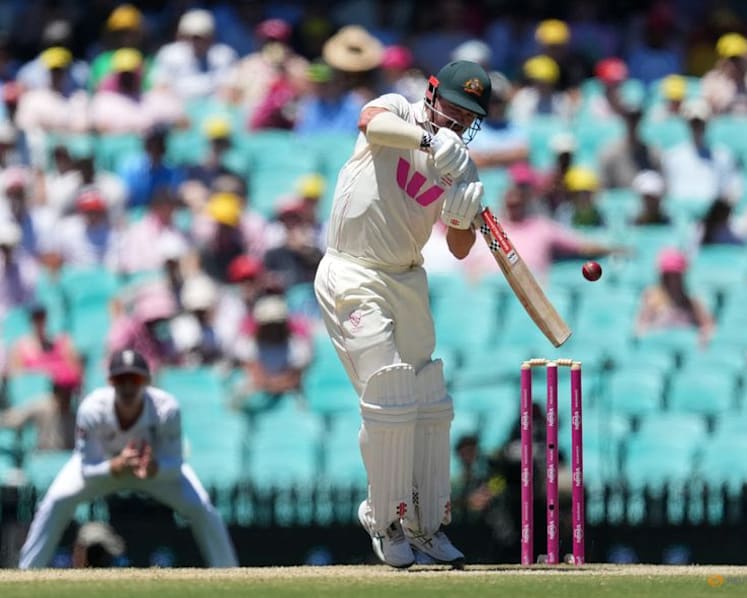Bangladesh make bright start, Australia 74-4 at lunch in first test