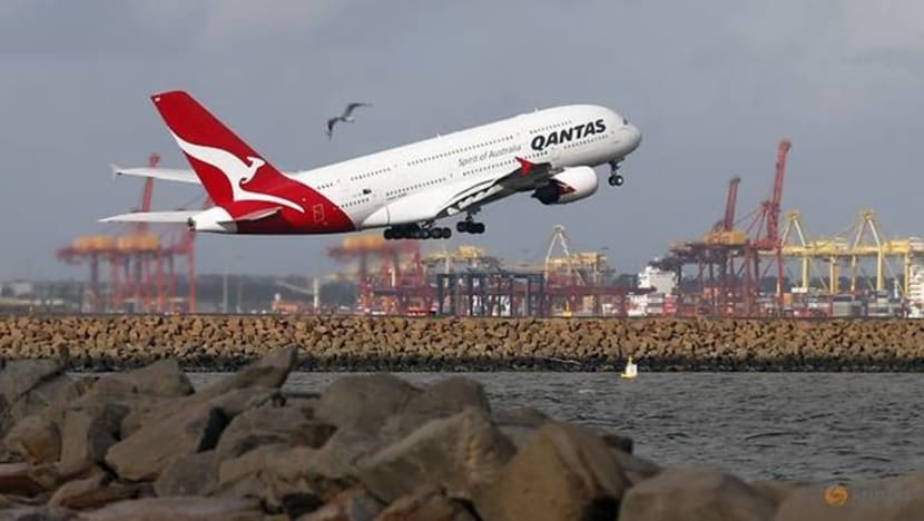 Qantas timbang wajibkan penumpang antarabangsa dapatkan suntikan vaksin sebelum naik pesawat