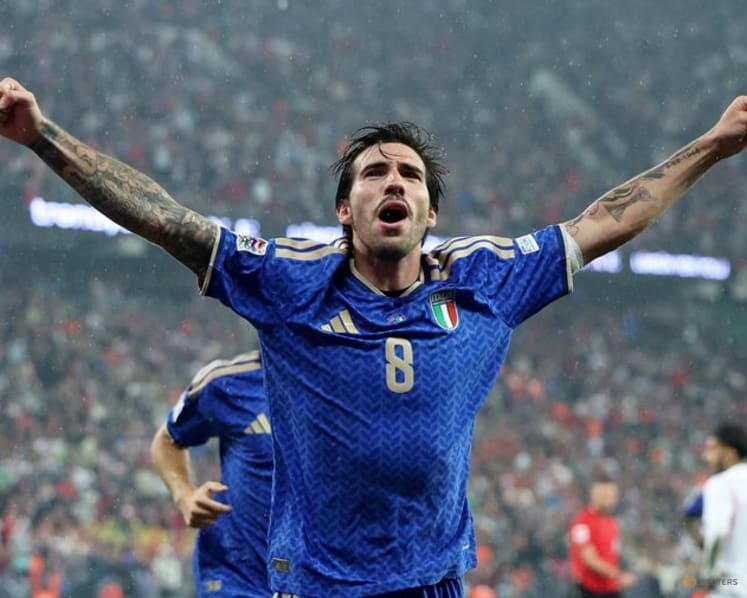 France snatch late winner in Belgium, Italy thrash Turkey 4-1 away