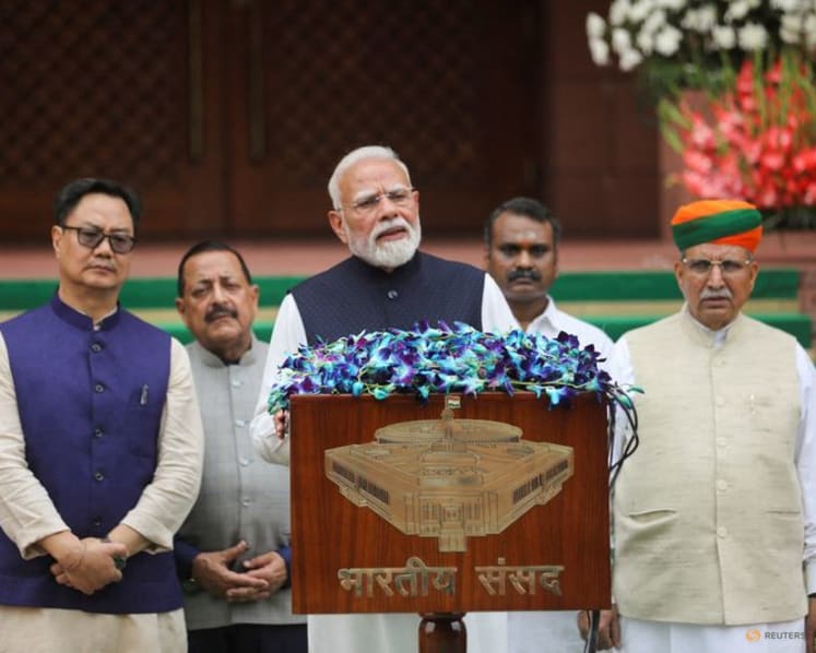 Modi faces challenge from activists over surveillance at India youth protest