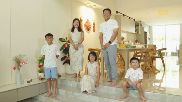 前线追踪｜ 商家推出新年亲子装 拜年拍全家福更有味