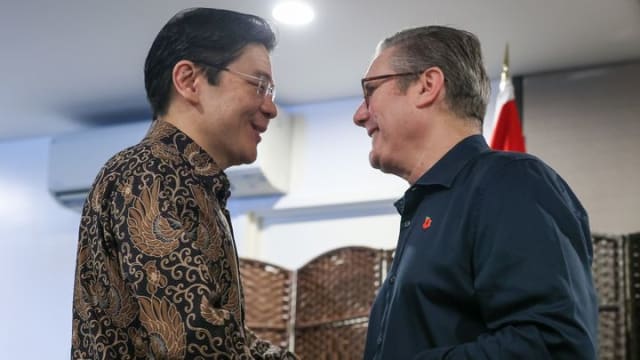 黄总理会见英国首相斯塔默
