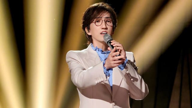 林志炫再战《歌手》两期遭淘汰，网批太羞辱！夺冠大热是她