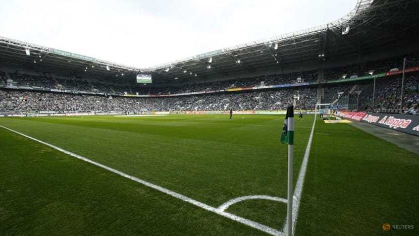 Bundesliga's pre-match 'handshake dialogue' rule is not a hit with everyone