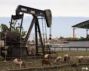 Oil heads higher as US-Iran peace talks in stalemate