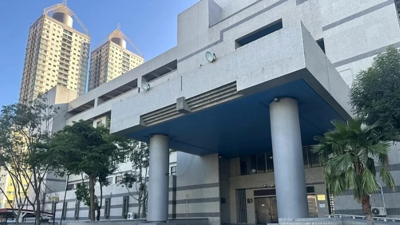 台湾小学生辱骂男老师“娘娘腔”判赔820新元