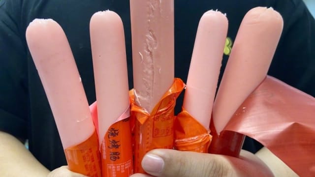 中国曝光淀粉肠用肉和骨泥制成 不建议人食用