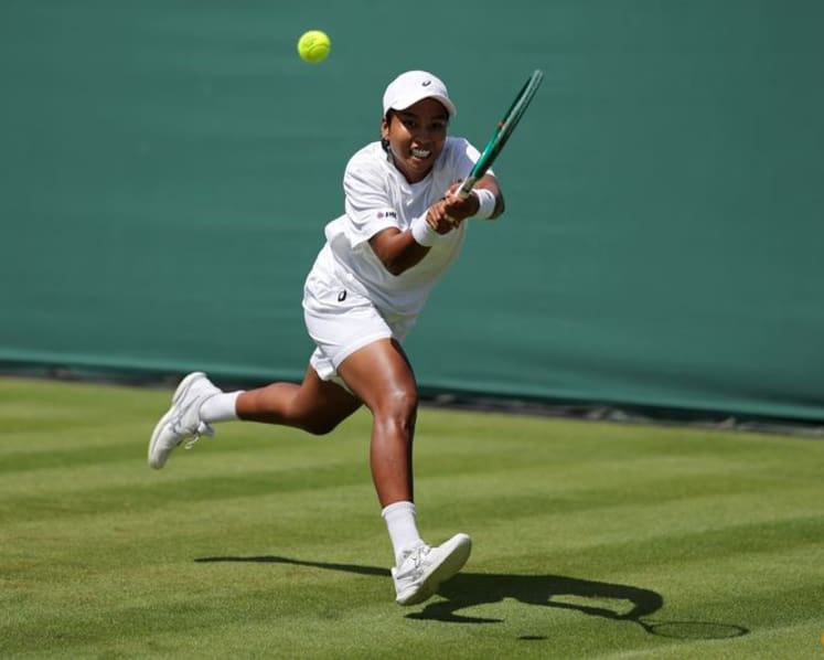 Sinner and Sabalenka answer doubters, grim day for British hopes