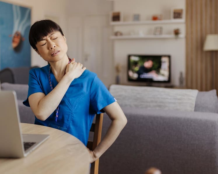 Working from home is taking its toll on our bodies: How to deal with backaches and sprains