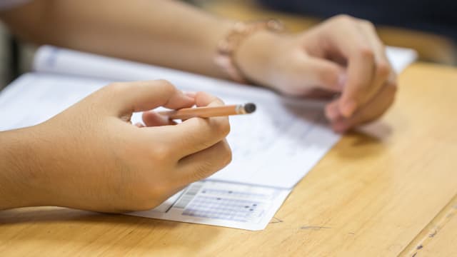 泰国公务员考试弊案主嫌犯落网 作弊录取者将丢饭碗