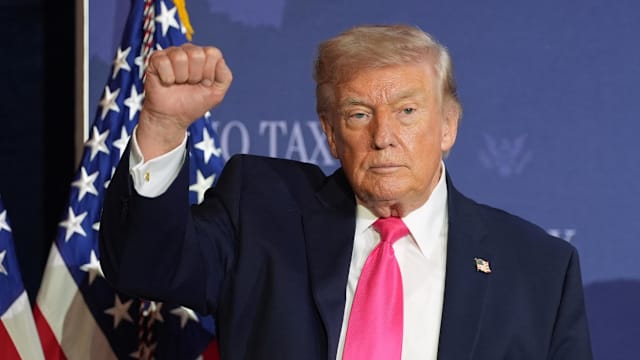 伊朗称霍峡开放 特朗普：对伊封锁持续