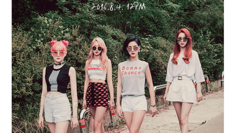 Nine Muses A Tease Fans with Retro Group Photos